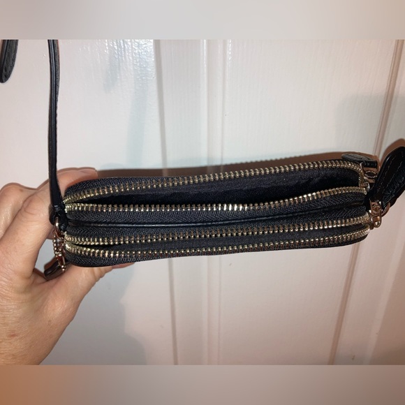 Coach Cross Body - Picture 8 of 11